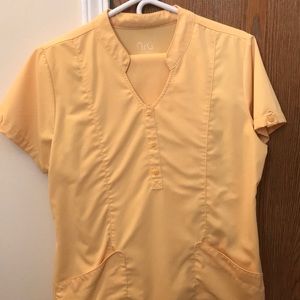 NRG by barco women’s scrubs set